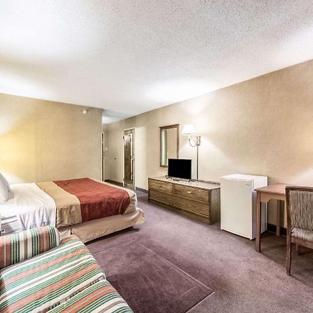 Econo Lodge Brainerd Bagian luar foto